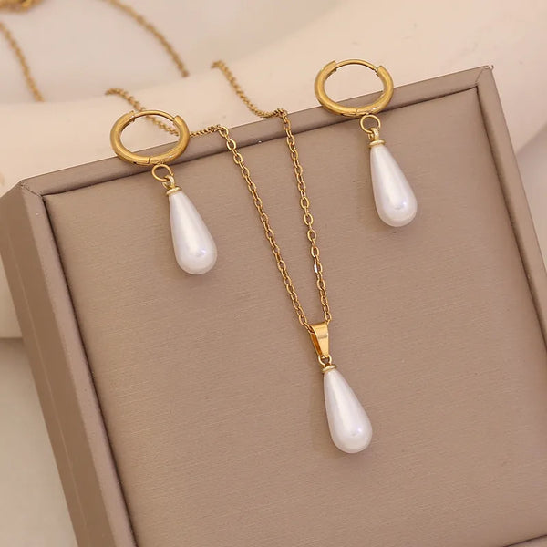 Teardrop Pearl Jewellery Set